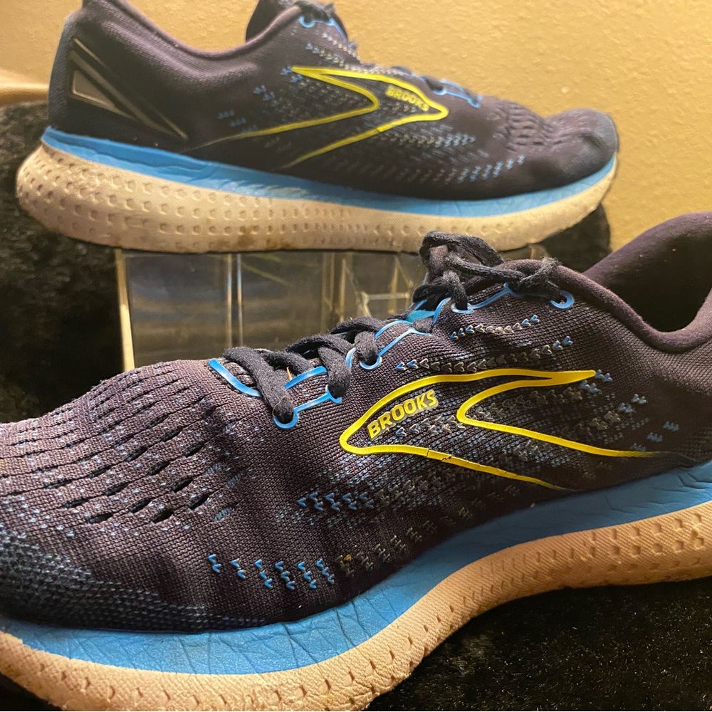 Brooks Men's Navy and Yellow Athletic Shoes
